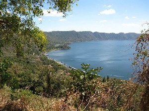 Lago Coatepeque. Foto Jonathan Ready
